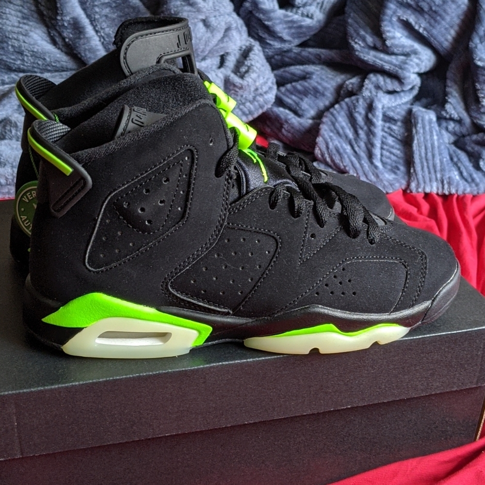 Jordan 6 Electric Green sz 5Y